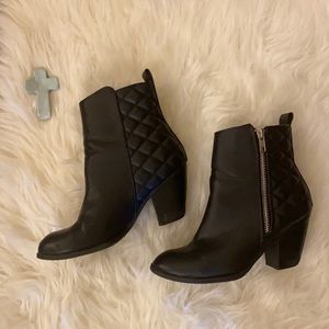 Quilted Zipped Black Booties